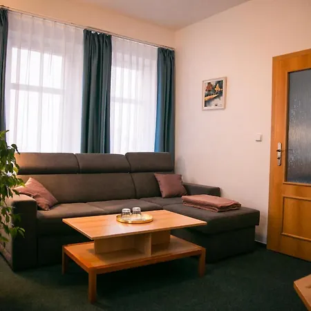 招待所 中心旅馆 Dvůr Králové nad Labem