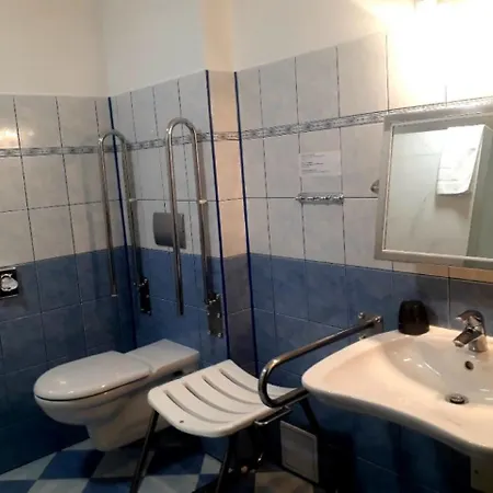 Penzion Hotelu Central 4* Двур-Кралове-над-Лабем