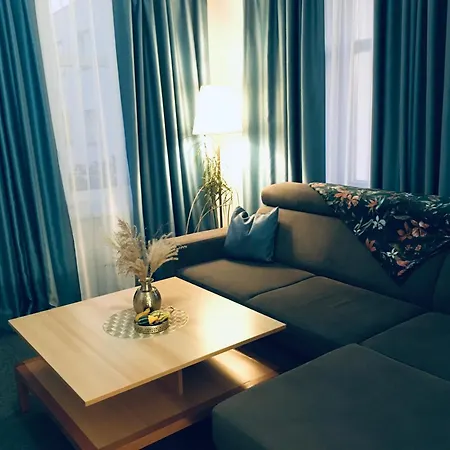 Penzion Hotelu Central Двур-Кралове-над-Лабем