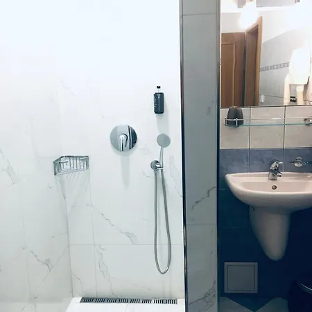 Πανσιόν Penzion Hotelu Central 4*