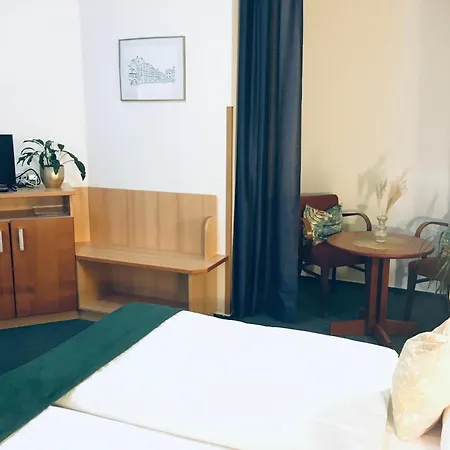 中心旅馆 招待所 4*